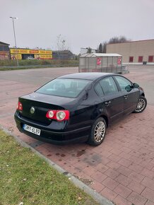 Sprzedam auto w 100%do jazdy kolor czarny - 2