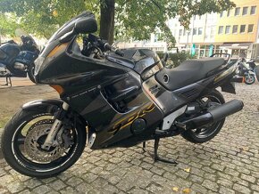 Honda CBR 1000 - 2