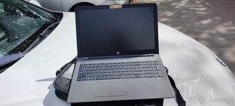 Syndyk sprzeda laptop HP TPN-C129. - 2