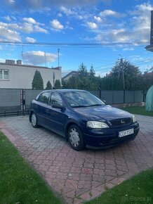 sprzedam Opel Astra 2005 rok benzyna - 2