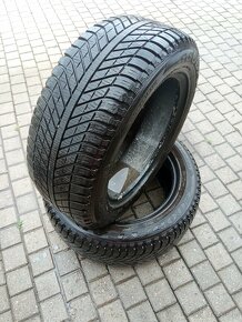 opony GOODYLER  235/55/17 r nie naprawiane 99v m +s całorocz - 3