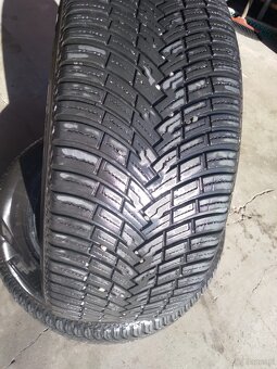 opony PIRELLI  ALLSASON m+s 235/55/18 r nie naprawiane bieżn - 3