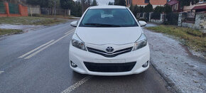 Toyota Yaris 1,4 D 90KM Comfort 2014r 187500 km NAVI kamera - 3