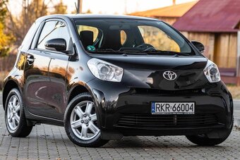 Toyota IQ - 3