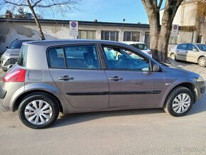 Renault Megane 1.4 - 4