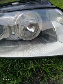 Lampa przednia  prawa Audi A8 D3 2003r - 4