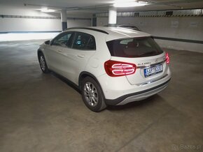 Mercedes GLA 200D 4 Matic - 4