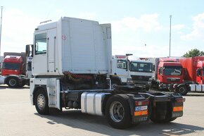 Renault MAGNUM 440.19 DXI - 4