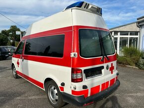 Volkswagen Transporter T5 - 2.0 TDI Ambulans / Karetka 4x4 - 4