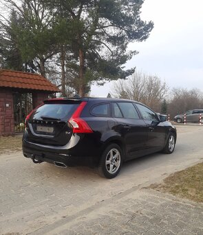 VOLVO V60 po lift z 2014r.- 2.0 diesel- 181KM - 4