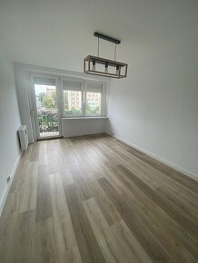 3 pokoje, 48 m2, balkon, II piętro, po remoncie, Os. Asnyka - 4