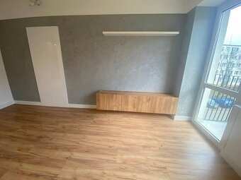 3 pokoje, 49m2, balkon, II piętro, po remoncie, Os. Widok - 5