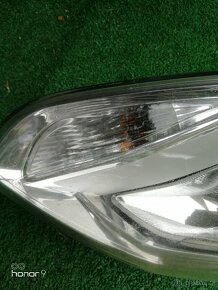 Lampa przednia prawa Ford Focus 2011r - 5