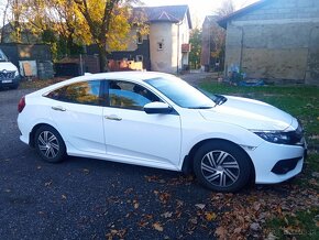 Sprzedam Bezwypadkową Hondę Civic 10 - 5