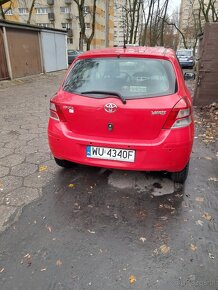 Sprzedam toyota yaris 2 ,poj.1.0 rok 2010 - 5