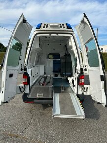 Volkswagen Transporter T5 - 2.0 TDI Ambulans / Karetka 4x4 - 5