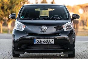 Toyota IQ - 5