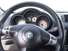 Alfa Romeo GT 1.9 Diesel 150 KM 2004 r. na części - 5