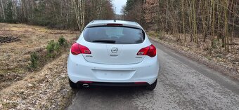 Opel Astra J 1.4 T 140 KM ROK 2012 - 6