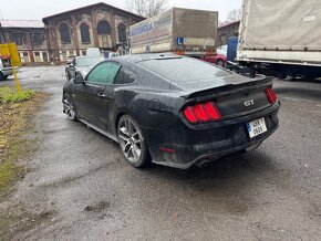 Mustang 5.0GT uskodzony - 6