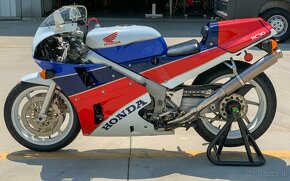 1990 Honda VFR 750 RC30 - 6