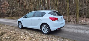 Opel Astra J 1.4 T 140 KM ROK 2012 - 7