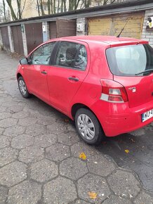 Sprzedam toyota yaris 2 ,poj.1.0 rok 2010 - 7