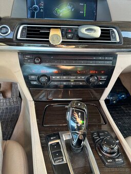 BMW 750i xdrive f01 - 7