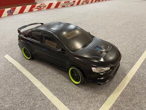 RC drift auto Sakura D5 - 7