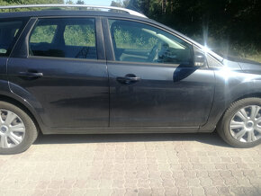 Sprzedam samochód Ford Focus 1.6 2010 r. - 7