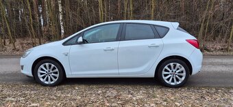 Opel Astra J 1.4 T 140 KM ROK 2012 - 8