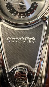 Harley Davidson Road King CVO 110 anniversary 105 - 8