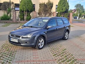 Ford focus mk2 1.6 benzyna - 8