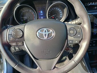 Toyota Auris 1.2 - 9