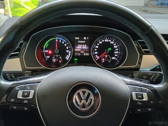 Volkswagen Passat 1.4 benzyna+ prąd - 9