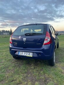 Sprzedam samochód Dacia Sandero z 2009 roku w stanie bardzo - 9